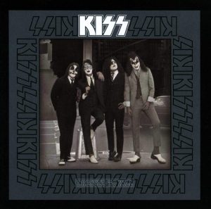 DRESSED TO KILL, ANALIZAMOS UNA DE LAS PORTADAS MÁS MÍTICAS DE LOS LPS DE  KISS. - Kiss Army Spain - Fan Club autorizado por KISS en España